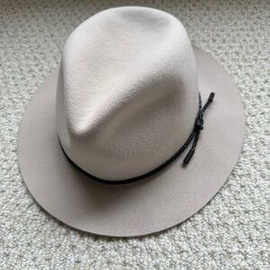 Rag & Bone Wool Hat size Medium